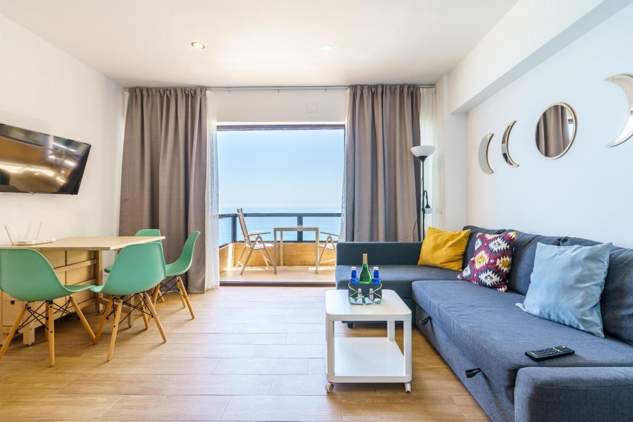 Amazing Views Beachfront Apartment With Swimming Pool เบนัลมาเดนา ภายนอก รูปภาพ