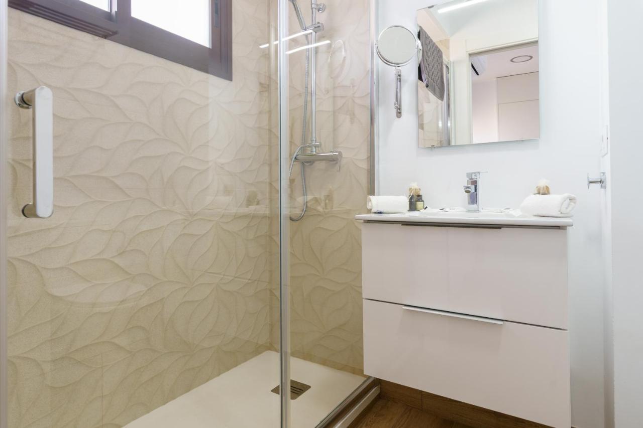 Amazing Views Beachfront Apartment With Swimming Pool เบนัลมาเดนา ภายนอก รูปภาพ